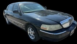 2005 Lincoln Town Car Signature Limited