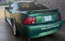 2000 Ford Mustang Base