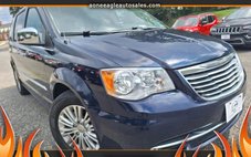 2015 Chrysler Town and Country Touring-L
