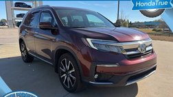 2020 Honda Pilot Touring w/Rear Captain's Chairs