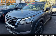 2023 Nissan Pathfinder SL