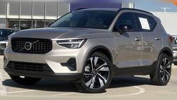 2023 Volvo XC40 B5 Plus Dark Theme