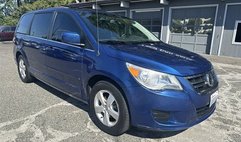 2011 Volkswagen Routan SE