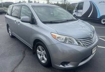 2017 Toyota Sienna LE