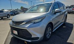 2022 Toyota Sienna LE 8-Passenger
