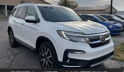 2021 Honda Pilot Touring w/Rear Captain's Chairs