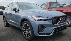 2023 Volvo XC60 Recharge T8 Plus Dark Theme