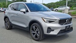 2025 Volvo XC40 B5 Core Bright Theme