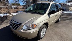 2005 Chrysler Town and Country LX