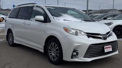 2018 Toyota Sienna XLE 7-Passenger Mobility Auto Access