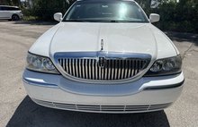 2010 Lincoln Town Car Signature Limited