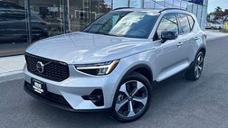 2025 Volvo XC40 B5 Plus Dark Theme