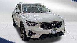 2025 Volvo XC40 B5 Plus Bright Theme