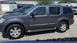 2012 Nissan Pathfinder LE