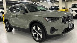 2025 Volvo XC40 B5 Plus Bright Theme