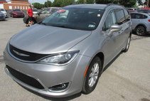 2017 Chrysler Pacifica Touring L FWD