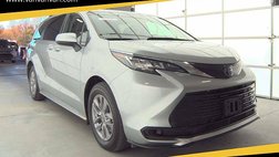 2022 Toyota Sienna LE 8-Passenger