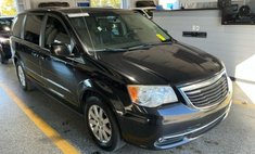 2016 Chrysler Town and Country Touring