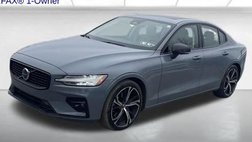 2023 Volvo S60 B5 Plus Dark Theme