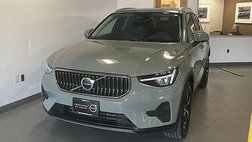2025 Volvo XC40 B5 Core Bright Theme