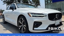 2024 Volvo S60 B5 Core Dark Theme