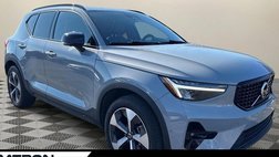 2024 Volvo XC40 B5 Plus Dark Theme
