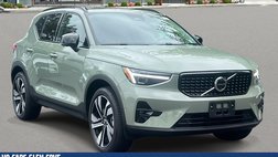 2025 Volvo XC40 B5 Plus Dark Theme