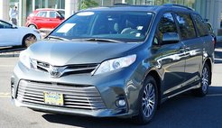 2020 Toyota Sienna XLE