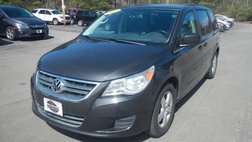 2011 Volkswagen Routan SE