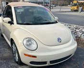 2009 Volkswagen New Beetle Base