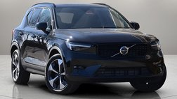 2025 Volvo XC40 B5 Plus Dark Theme