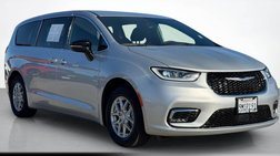 2024 Chrysler Pacifica Touring