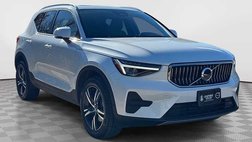 2025 Volvo XC40 B5 Core Bright Theme