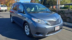 2017 Toyota Sienna LE Auto Access Seat