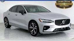 2024 Volvo S60 B5 Plus Dark Theme