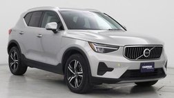 2024 Volvo XC40 B5 Core Dark Theme