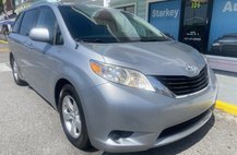 2014 Toyota Sienna LE