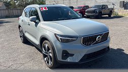 2024 Volvo XC40 B5 Ultimate Bright Theme