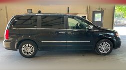 2015 Chrysler Town and Country Touring-L