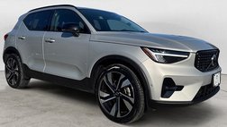 2025 Volvo XC40 B5 Plus Dark Theme