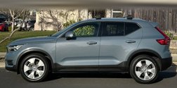 2021 Volvo XC40 T4 Momentum