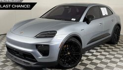 2025 Porsche Macan 4S Electric