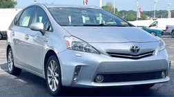 2014 Toyota Prius v Five