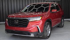 2023 Honda Pilot EX-L w/Rear Captain's Chairs