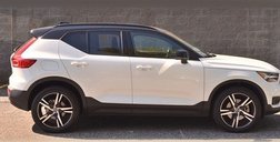 2022 Volvo XC40 T5 R-Design