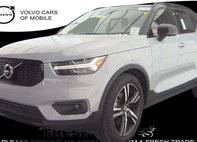 2022 Volvo XC40 T5 R-Design