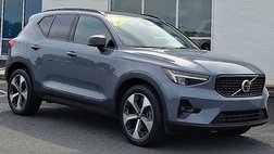 2023 Volvo XC40 B5 Plus Dark Theme