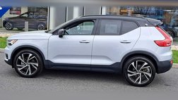 2022 Volvo XC40 T5 R-Design