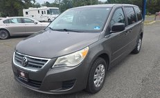 2010 Volkswagen Routan S
