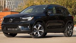 2025 Volvo XC40 B5 Plus Dark Theme
